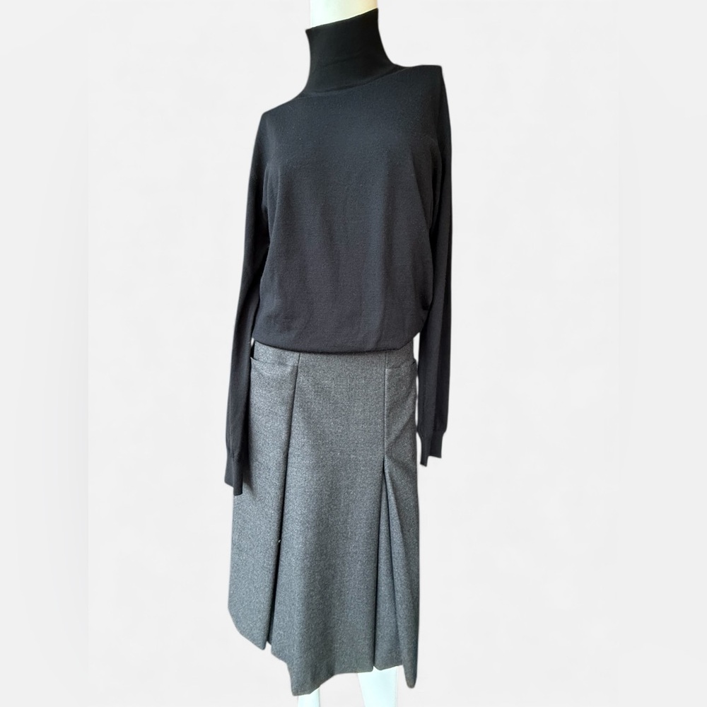 Vintage 40’s -50’s Alan Austin grey wool midi skirt w/ pockets
Sz 6 France
